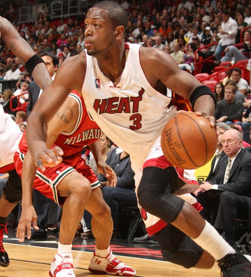 意媒：国米想让后防线年轻化，有意引入格伊、阿克或于帕（意媒：国米推动后防年轻化，相中格伊、阿克与于帕梅卡诺）