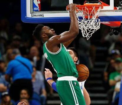 世体：费尔明今日训练后感觉良好，将入选对阵贝蒂斯名单（世体：费尔明今训状态良好，将进入战贝蒂斯大名单）