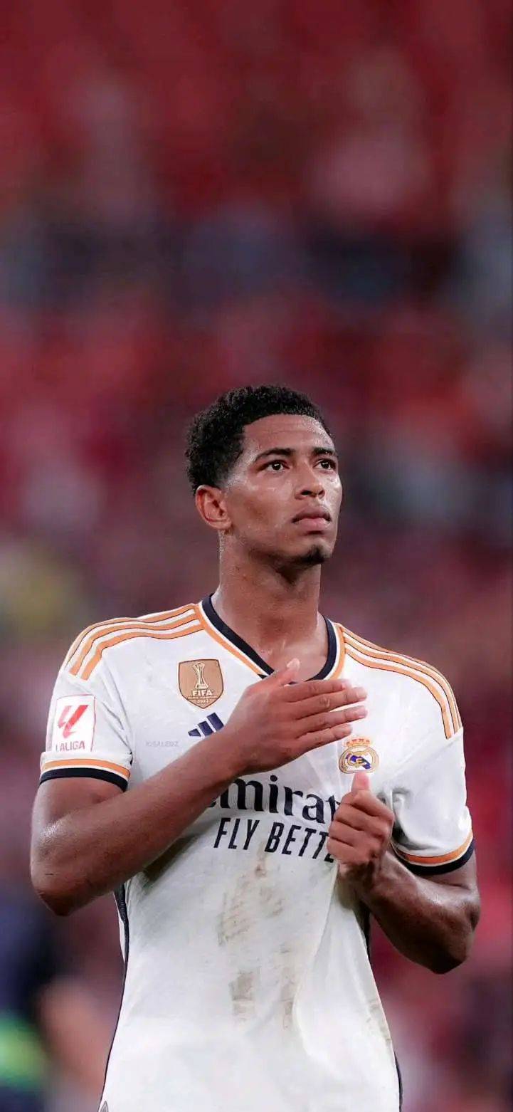 名宿：在我看来莱奥是边锋不是前锋；他配得上米兰10号球衣（米兰名宿：莱奥更适合当边锋而非前锋，配得上米兰10号球衣）