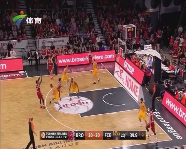 德转评年度最佳左边锋：迪亚斯、KK、拉菲尼亚、维尼修斯入围（德转年度最佳左边锋候选出炉：迪亚斯、克瓦拉茨赫利亚、拉菲尼亚、维尼修斯在列）