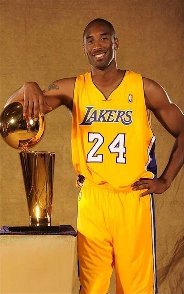 15投4中陷入挣扎！弗拉格暴露体能短板 糟糕的三分投射成最大掣肘（15投仅4中手感低迷！弗拉格体能隐忧暴露 三分失准成最大瓶颈）