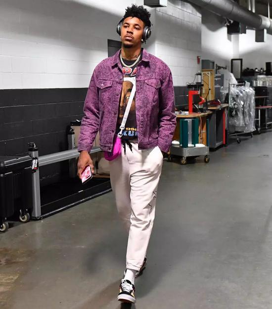 费兰·托雷斯戴帽创生涯新高！巴萨锋线涅槃重生（费兰-托雷斯上演帽子戏法刷新个人纪录，巴萨锋线浴火重生）